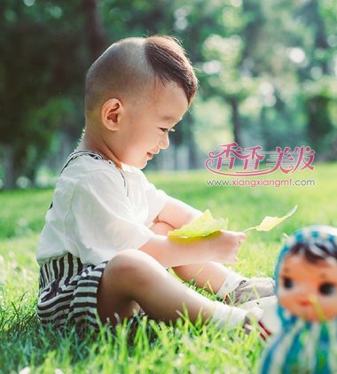 小孩子最流行的男童发型 男孩瓜子发型图片