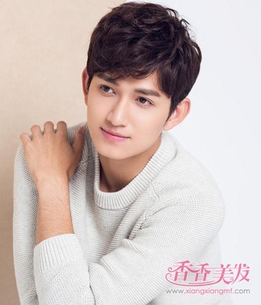 头发少的男生适合什么短发发型 男生短烫发发