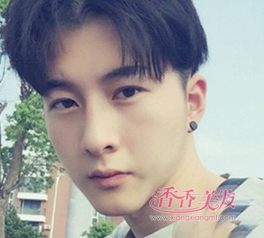 中国复古中分发型男 男生帅气的中分(3)