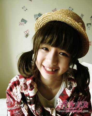 黑色中短发怎样梳好看 黑色中短发简单扎发