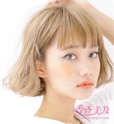 额头短适合什么样的卷发 2017流行蓬松短卷发