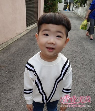 小孩男生锅盖头发型 男生锅盖头发型图片(3)