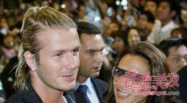 男生头上有个小辫子什么发型 男发型头顶扎辫子