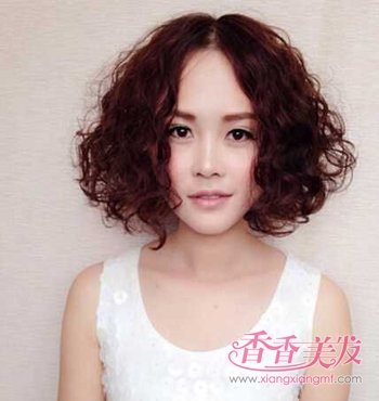 中分泡面卷发发型 2017女生可爱中分卷发发型