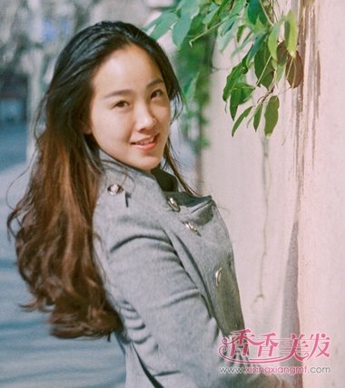 女生烫两个中卷的发型图片 各种烫发的效果图