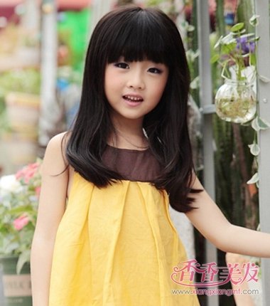 小女孩梳头发用什么样的发型好看?
