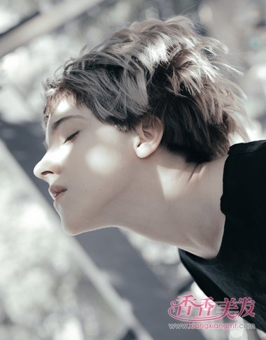 正三角脸适合的短发发型 正三角脸型梳什么短