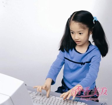 儿童梳头发型即简单又好看 小女童梳辫子发型