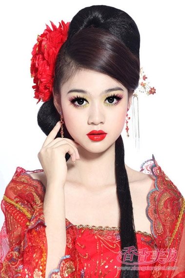 怎样梳头古代发型 简单的古代发型的梳法_香香