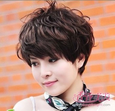 方脸适合什么样短发 大方脸女生气质短发(3)