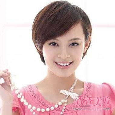 圆脸适合什么样的短发发型 2017女圆脸女明星