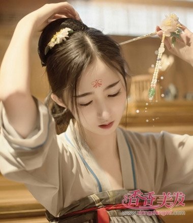 简单的古代发型怎么梳 最简单的古代发型梳法