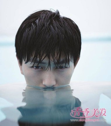 总觉得韩国人梳的发型好看些 2017年圆脸梳什