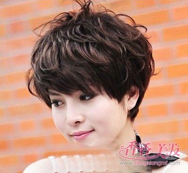 发型女50岁大卷发 外C卷烫发发型(2)_香香美发