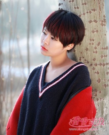 短头发圆脸穿什么衣服好看 圆脸短头发穿衣图