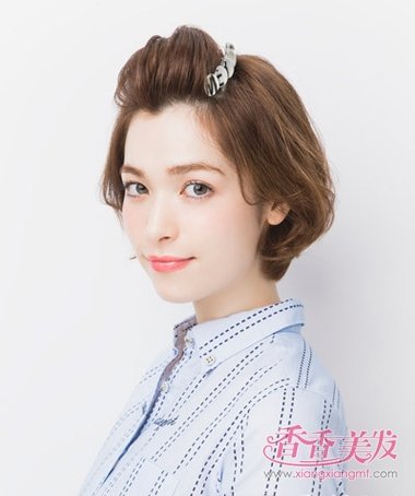 额头大露额头的短发发型 简单好看的短发发型扎法