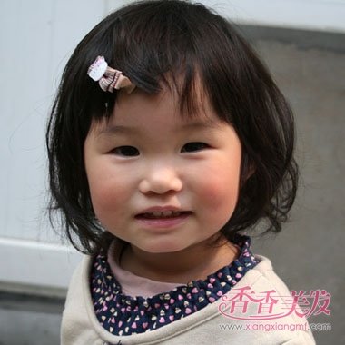 可爱小女孩短发型 两岁女宝宝短发发型(3)_香香