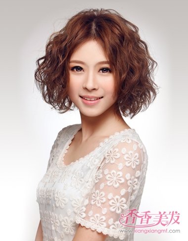 2017年流行什么发型女卷发 齐发尾卷发发型