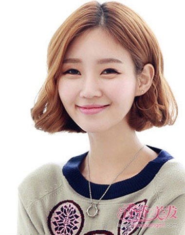 短碎发女生发型图片 韩国最近流行的短发型