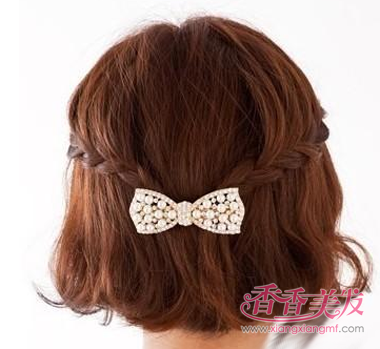 自己梳简单好看短发型 短发发型韩式扎法图解