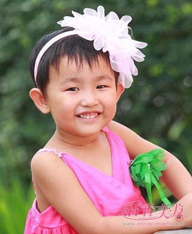 2岁女宝宝短发型 宝宝最新短发型_香香美发手