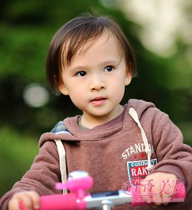 3岁宝宝短发型 名师教你给短头发的小孩弄发型