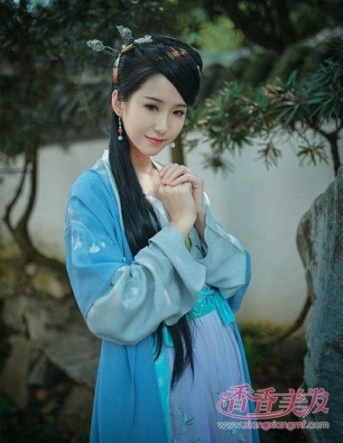 梳古装发型步骤图解 学习简单好看的发型梳发