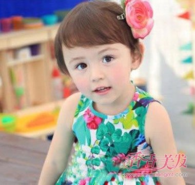 儿童发型 小宝宝短发发型图片 2岁女童短发发型(2)  斜刘海女孩梳短发