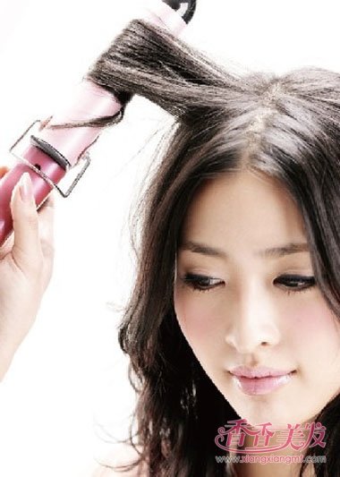 在家怎样用卷发器给自己卷发图自己制作卷发(