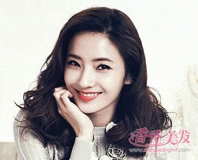 首页 女生发型 卷发 适合中年女性的卷发 中年女人卷发造型 超短设计