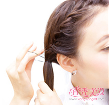 扎马尾后怎么用卷发棒 马尾卷发棒的使用方法