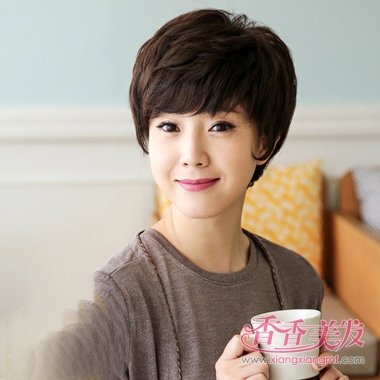50岁的人适合的短发型设计 最新短发型图(4)_