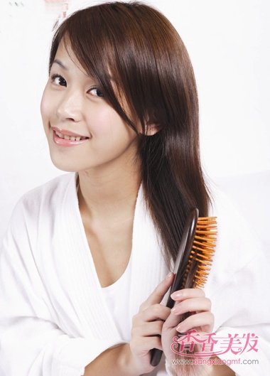 头顶头发稀少头顶尖适合梳什么发型 头发少该