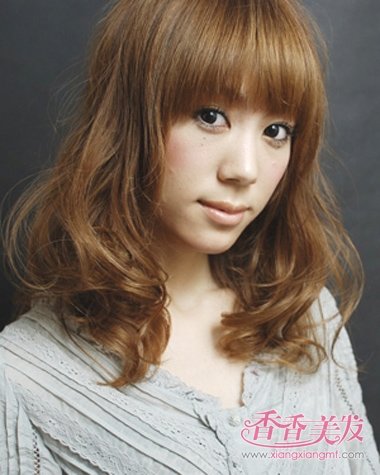 中短发烫发发型图片 女生短发青年头发型_香香