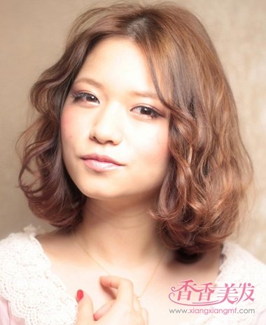 快速烫发美女发短头发留长头发图片_香香拥有图片大全后背长头发型图片