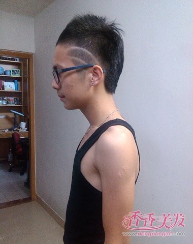 头顶是子弹头的发型 男生子弹头发型图片(2)_香