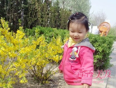 短头发扎辫子图片 怎样给短头发的宝宝扎小辫