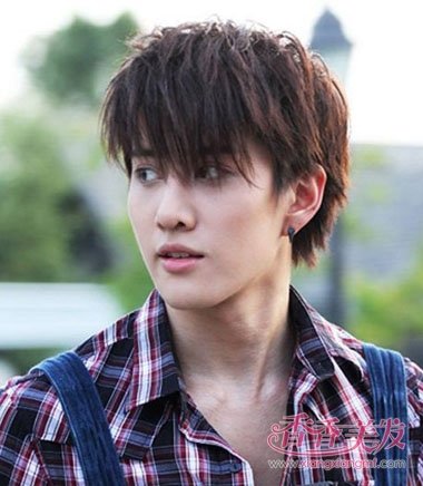 男方脸适合什么发型 长方脸型适合的发型_香香