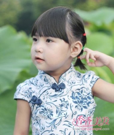 小女孩头发短如何扎辫子 小孩子辫好看短头发