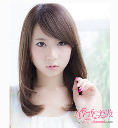 方脸头发厚的人适合什么发型 方脸头发厚适合