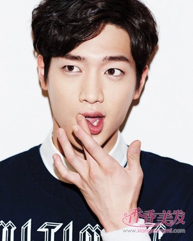 男生夏天烫头发好整理吗 男生烫什么头发好看