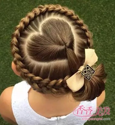 蘑菇头怎么扎简单好看 小孩子蘑菇头扎辫子扎法