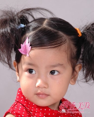 儿童简单的发型扎法+儿童短辫子 女童短发小辫