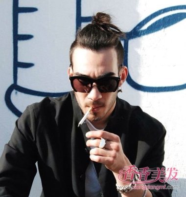 短头发怎样扎马尾辫 男生马尾辫造型
