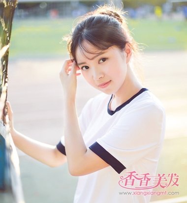 学生长头发怎么扎好看简单 女学生扎什么头发好看 长头发(3)