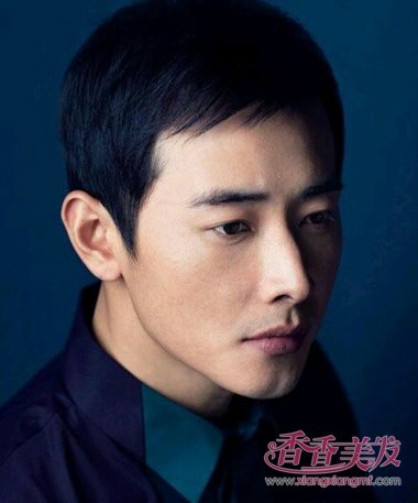 2017脸小的男生留什么发型好看图片 现在最流