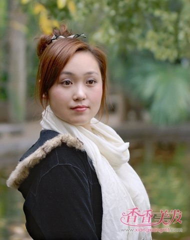 头发较少的长头发挽起来的发型 长头发头发也