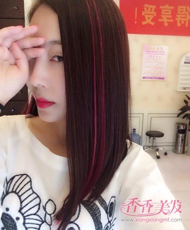 染什么颜色头发显得气质最新头发的红色挑染照片