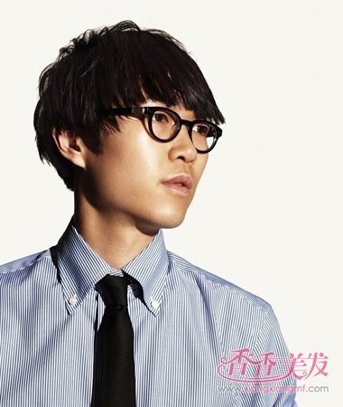 适合初中学生的男生发型 初中男生发型好看的