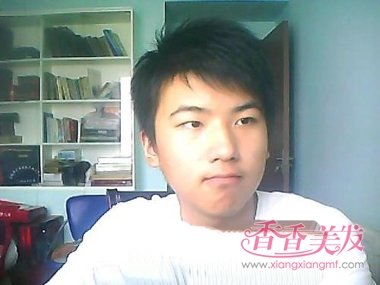 男生的发型是怎么留的 男中学生发型大全